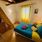 Maison Des Monts Bleus Bed and Breakfast Saint-Roman-de-Tousque