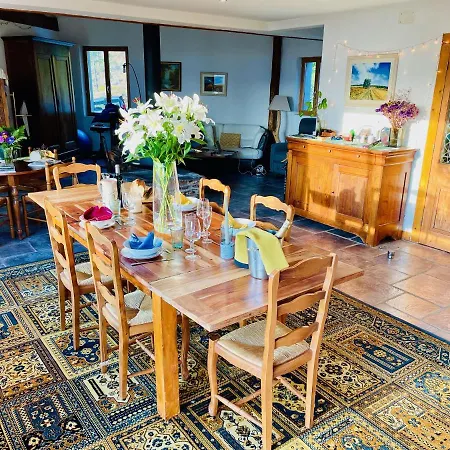 Frühstückspension Maison Des Monts Bleus