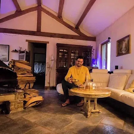 Maison Des Monts Bleus *